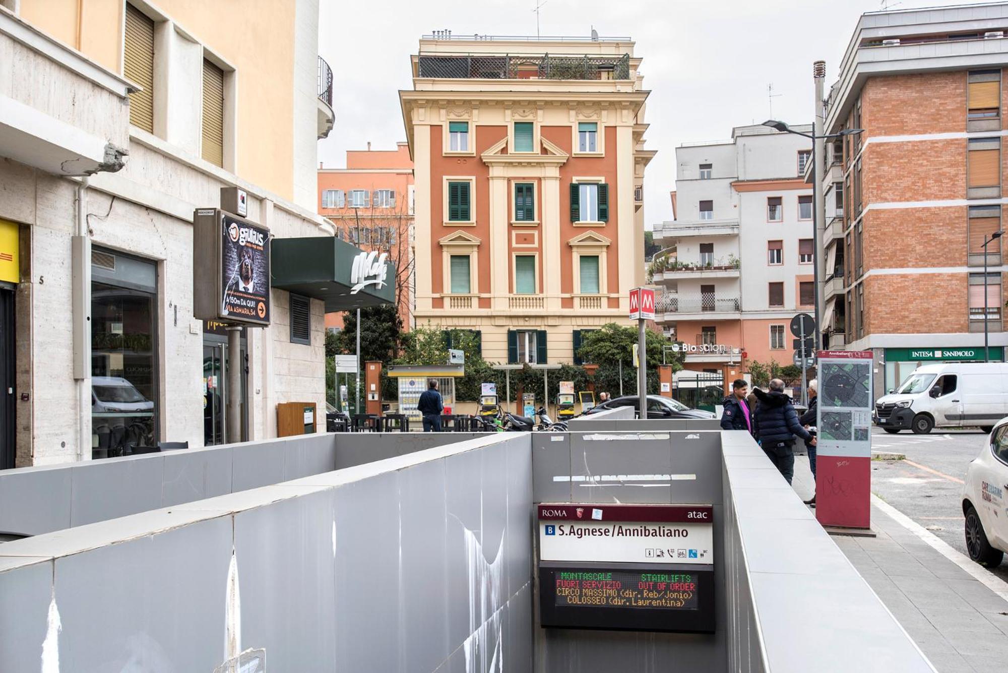 Sant'agnese Metro Appartement